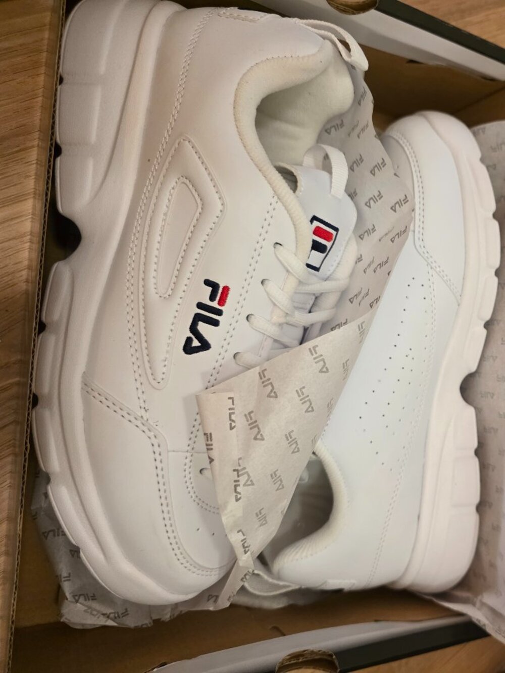 FILA Disruptor SE White Chunky Sneakers Men's Size 10 NWOT w/ Box